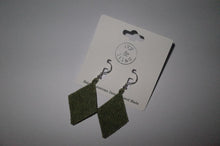 Load image into Gallery viewer, Diamond Pattern Earrings